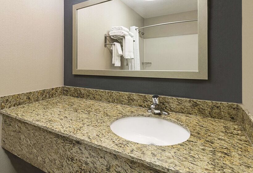 בית מלון כפרי La Quinta Inn & Suites Casino And Bar By Wyndham Glendive