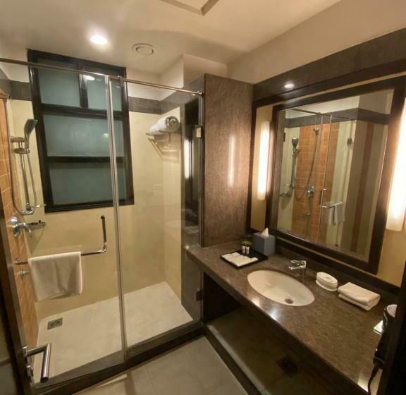 Fotos del hotel Leisure Inn Grand Chanakya:  12