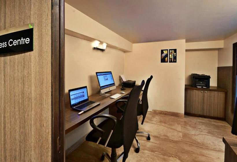 Fotos del hotel Leisure Inn Grand Chanakya:  23