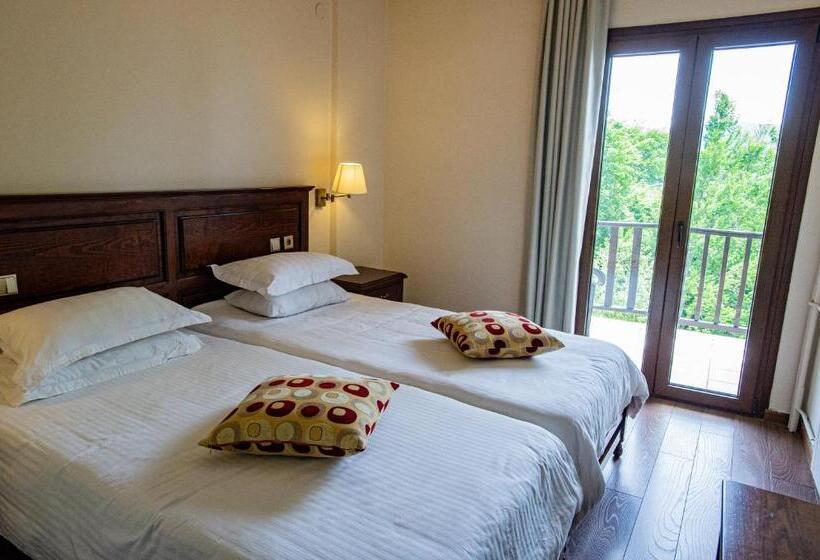 هتل Manthos Mountain Resort & Spa