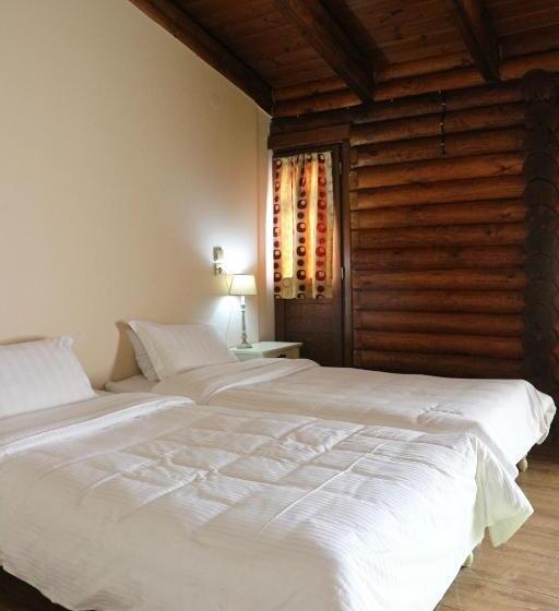 هتل Manthos Mountain Resort & Spa