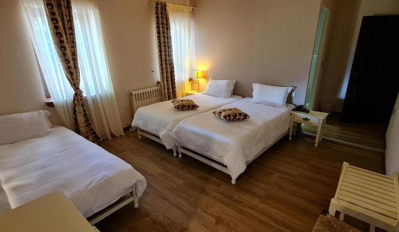 هتل Manthos Mountain Resort & Spa