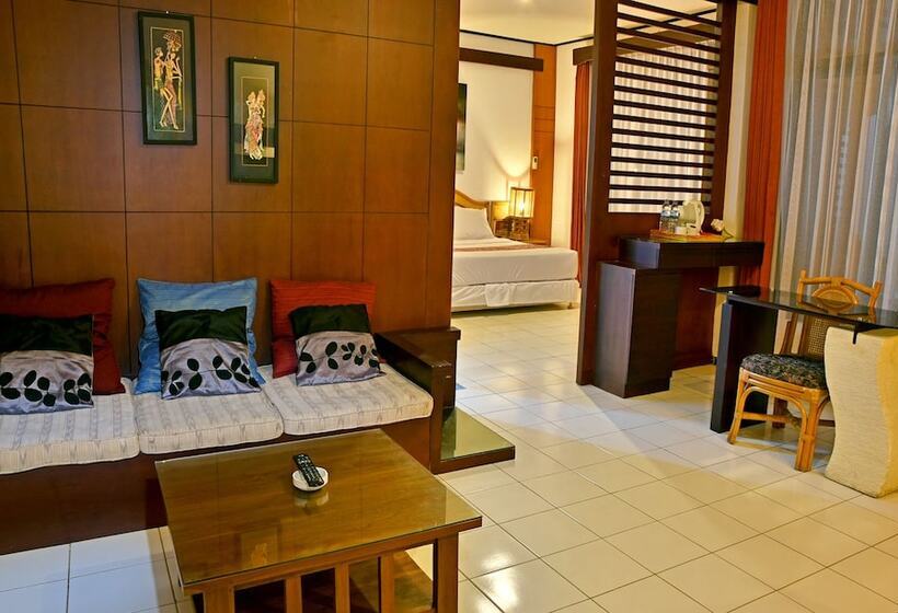 فندق Puri Naga Beachfront Cottages