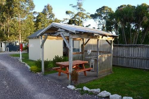 ホテル Strahan Retreat Holiday Park