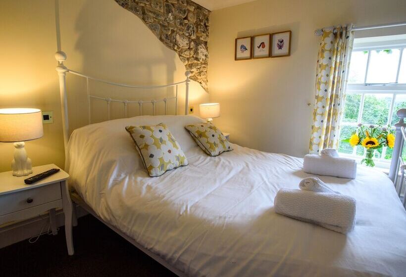 בית מלון כפרי The Royal Oak Inn