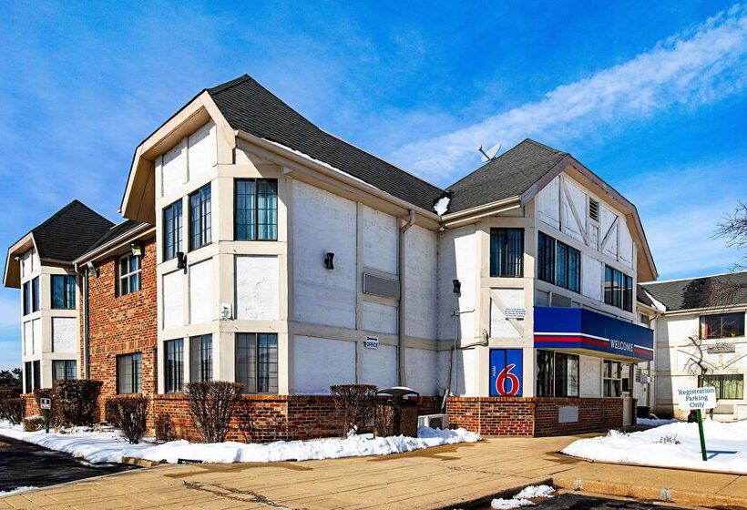 Motel 6 Chicago Northwest  Palatine