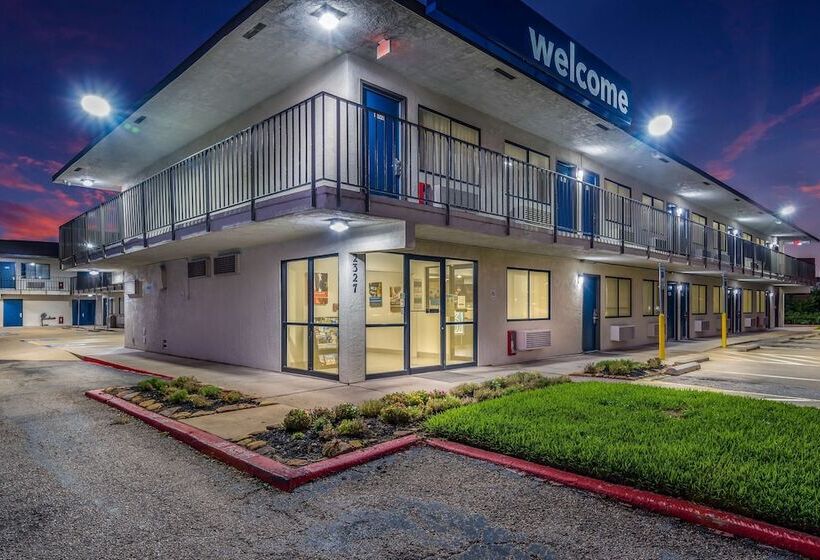 Motel 6college Station, Tx  Bryan