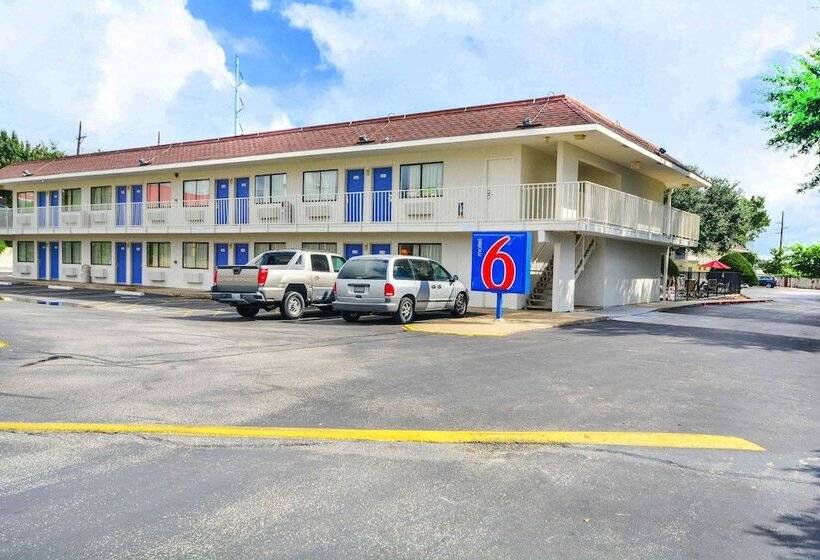 Motel 6huntsville, Tx