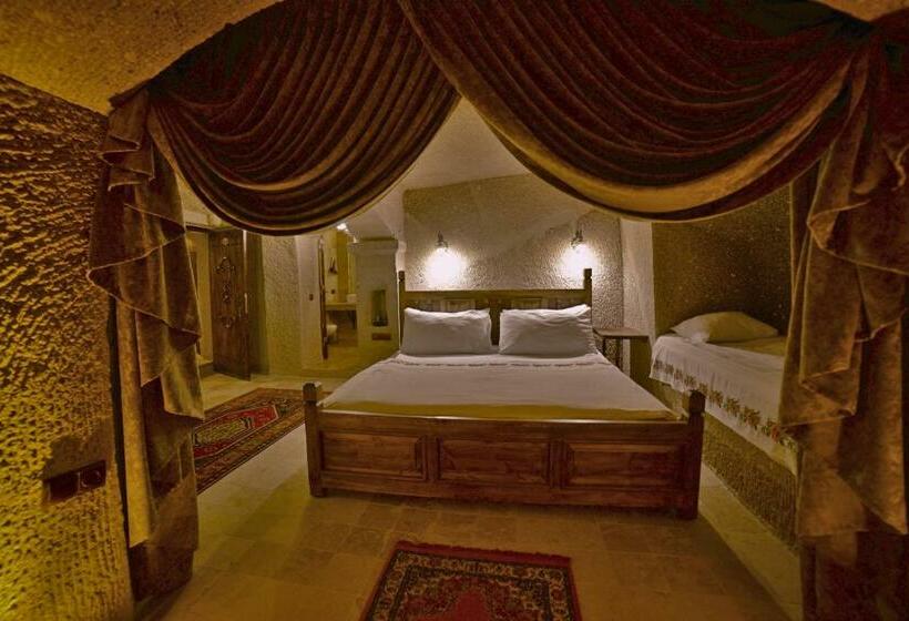 Pensione Grand Cave Suites