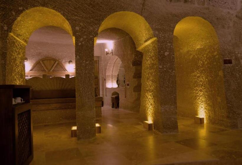 Pensione Grand Cave Suites