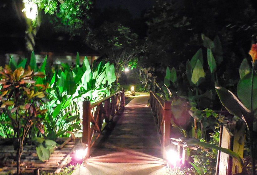 استراحتگاه Palm Spa Village