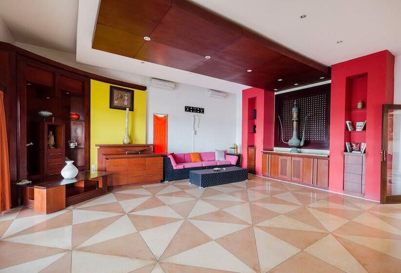 Suarti Resort Villas & Gallery
