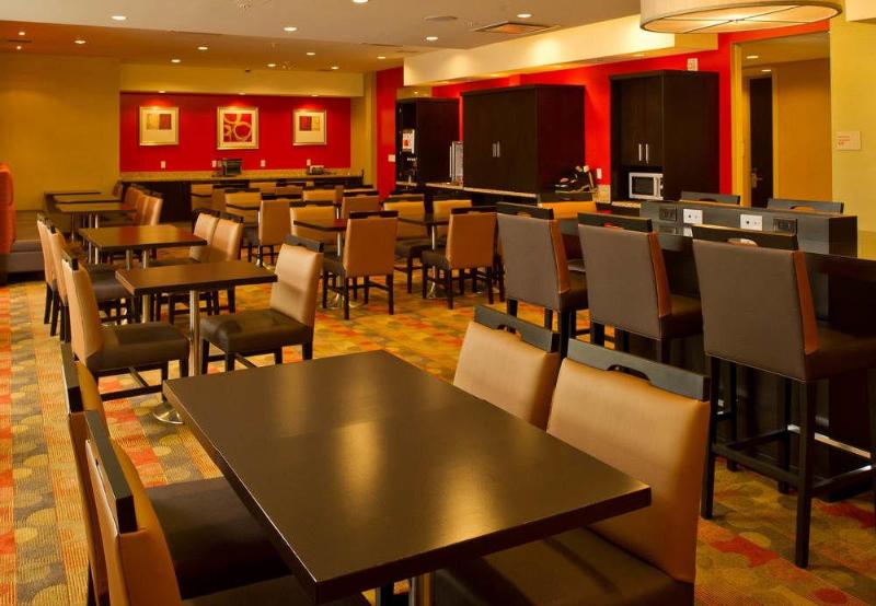 Towneplace Suites By Marriott Thunder Bay