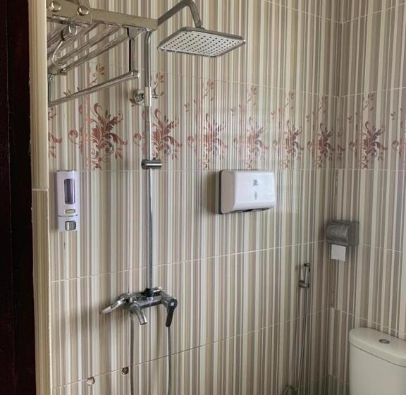 تختخواب و صبحانه Estevania Lodge Moni