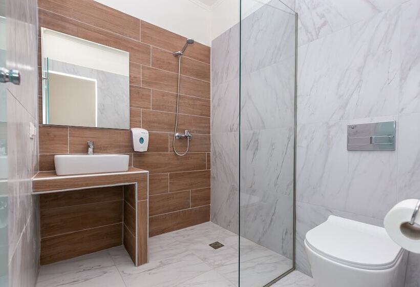 هتل Aqua Luxury Suites By Estia