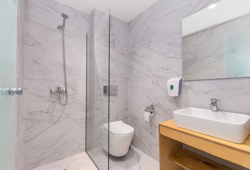 هتل Aqua Luxury Suites By Estia