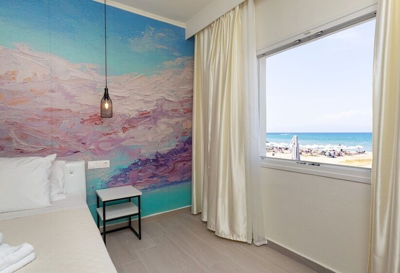 هتل Aqua Luxury Suites By Estia