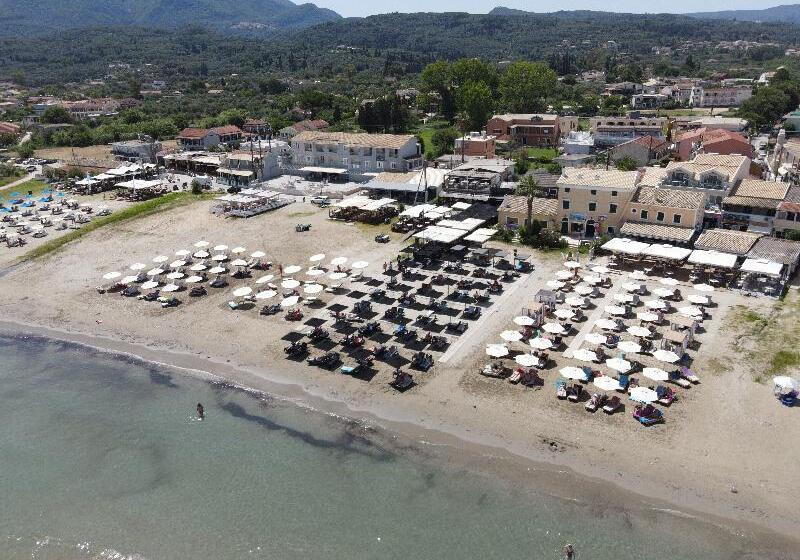 هتل Aqua Luxury Suites By Estia