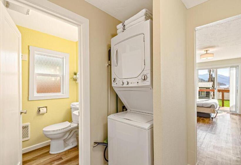 فندق Bayview Tiny Cabin