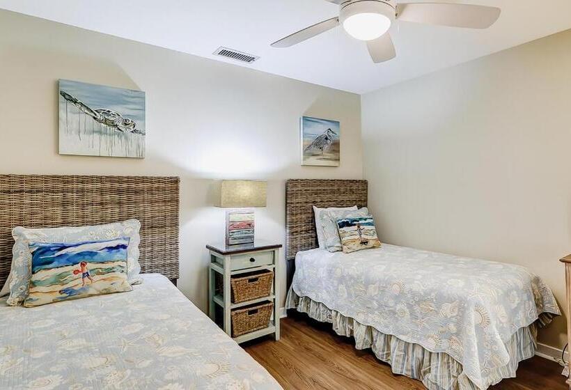 هتل Beach Lagoon Villa 309