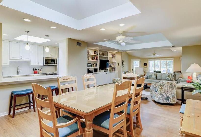 هتل Beach Lagoon Villa 309