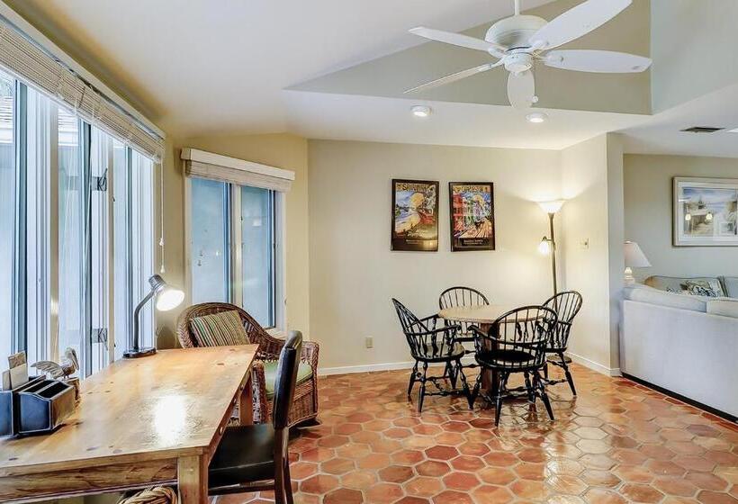هتل Beach Lagoon Villa 309