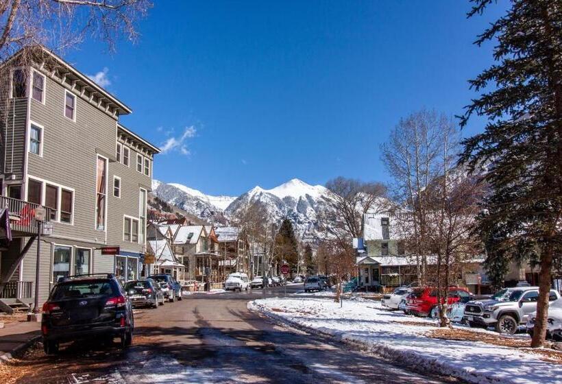 هتل Coronet Creek Retreat