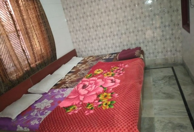 هتل Goroomgo Gayatri Guest House Haridwar