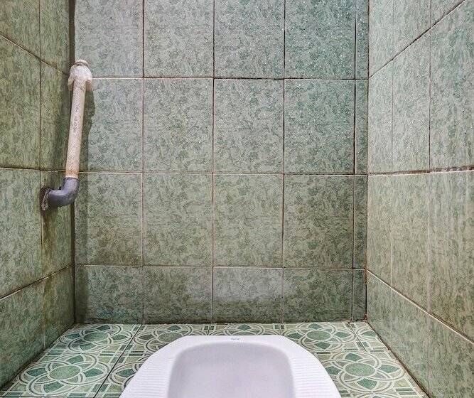 Отель Oyo Homes 91128 Desa Wisata Lebakmuncang Ciwidey Syariah