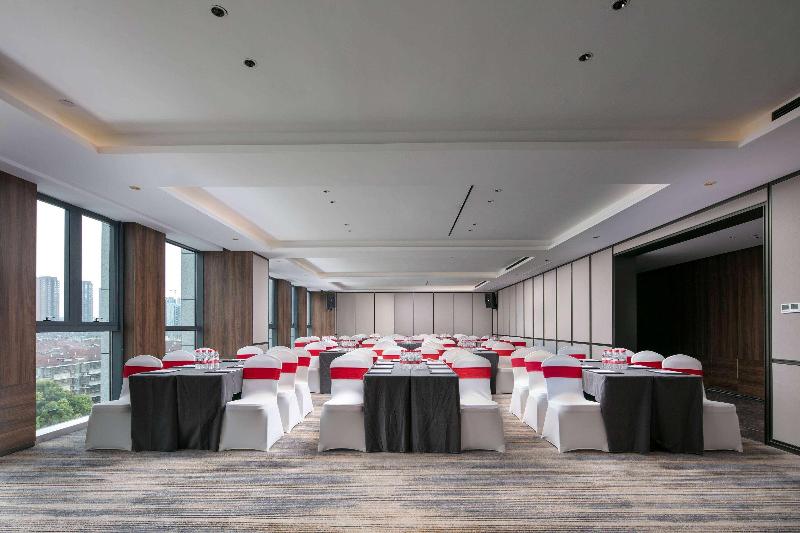 Отель Ramada By Wyndham Changsha West