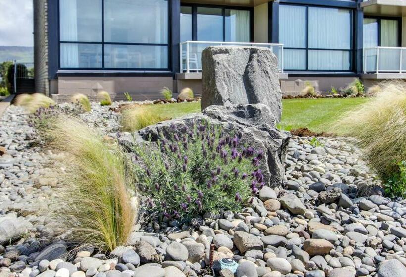 בית מלון כפרי Sand & Sea: Coastal Cove