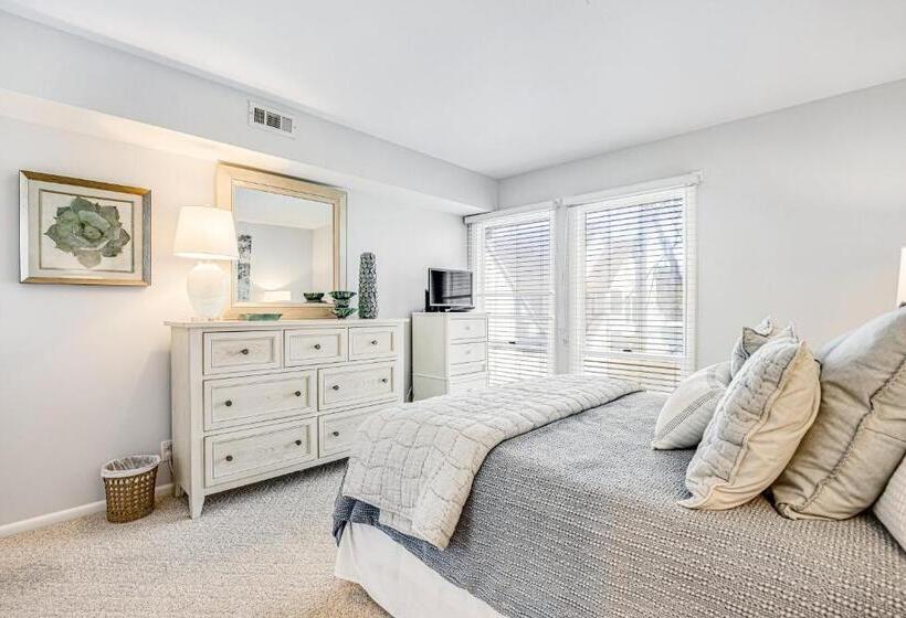 هتل Sea Colony  3003c West Lake Ct