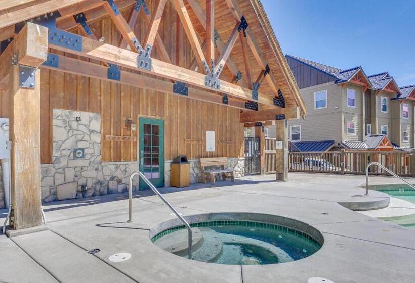 호텔 The Chefs Chalet At Collins Lake