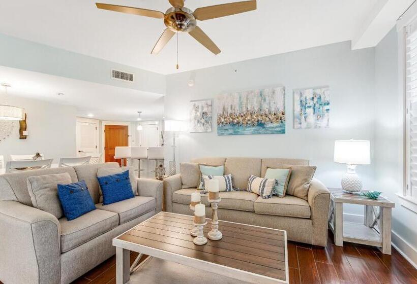 هتل Sandestin Baytowne Wharf 449 Market St Inn