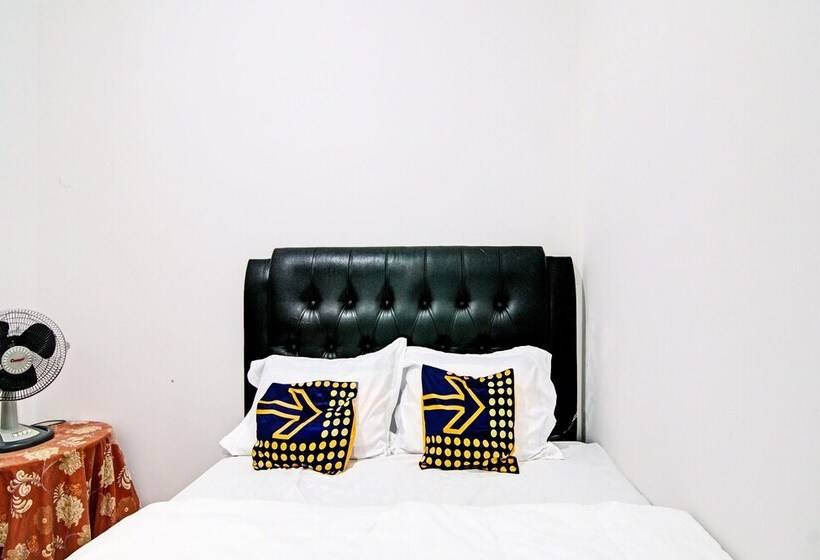 Отель Spot On 91828 Homestay Dinda Syariah