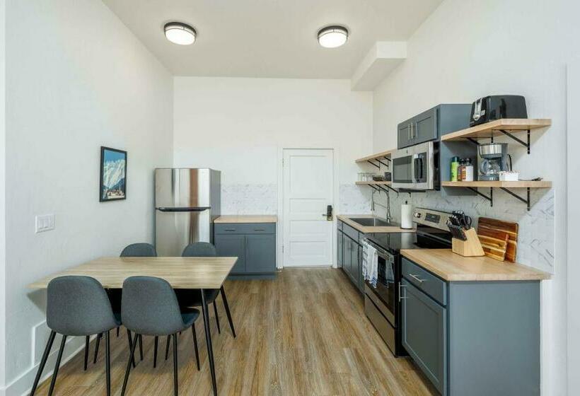بنسيون Mt Block Unit 21 Jefferson