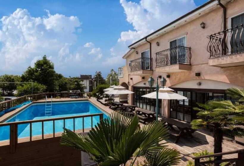 فندق Buan Byeonsanbando Provence Pension