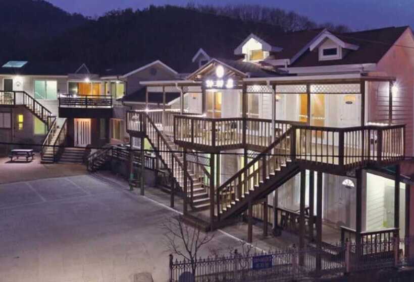 هتل Gyeongju Saint 32 Pension