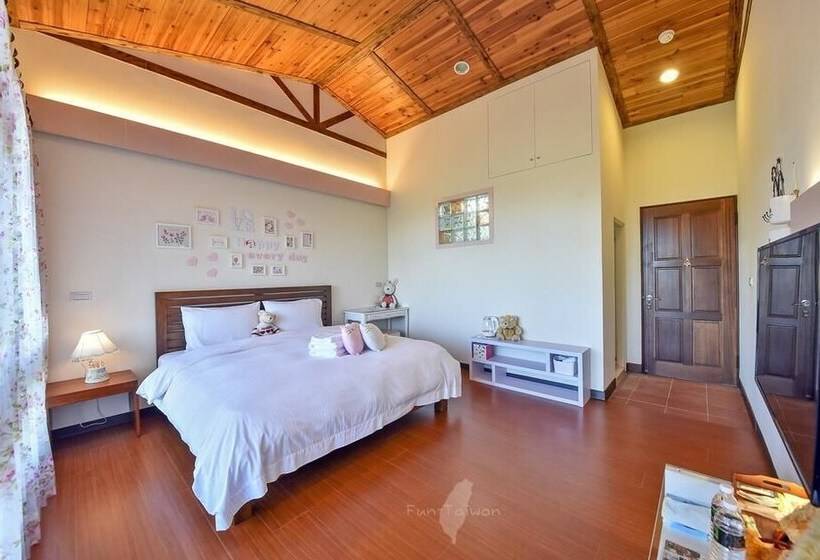 هتل Hillside Plot Inn