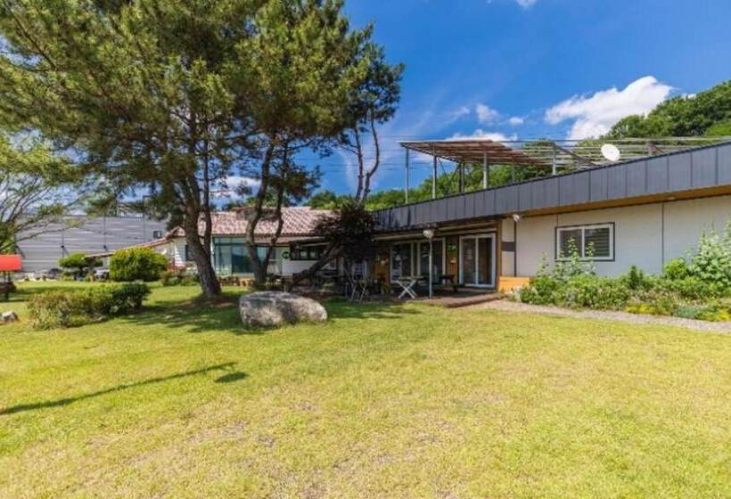 Отель Nonsan Gyebaek Shuimtoe Camping Pension