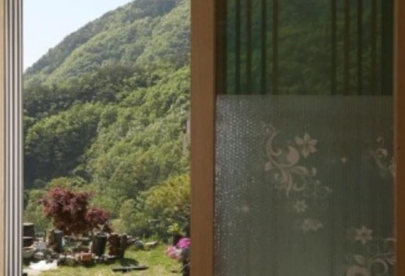 هتل Okcheon Kkotgureumchaeullu Pension