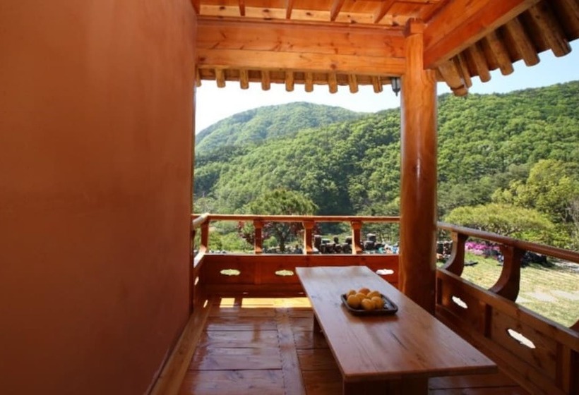 هتل Okcheon Kkotgureumchaeullu Pension