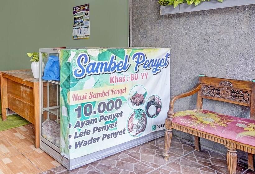 בית מלון כפרי Spot On 91716 Kost Yy Syariah