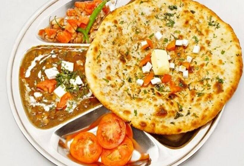 ホテル Dhanraj Residency