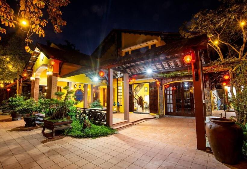 هتل Dinh Villa