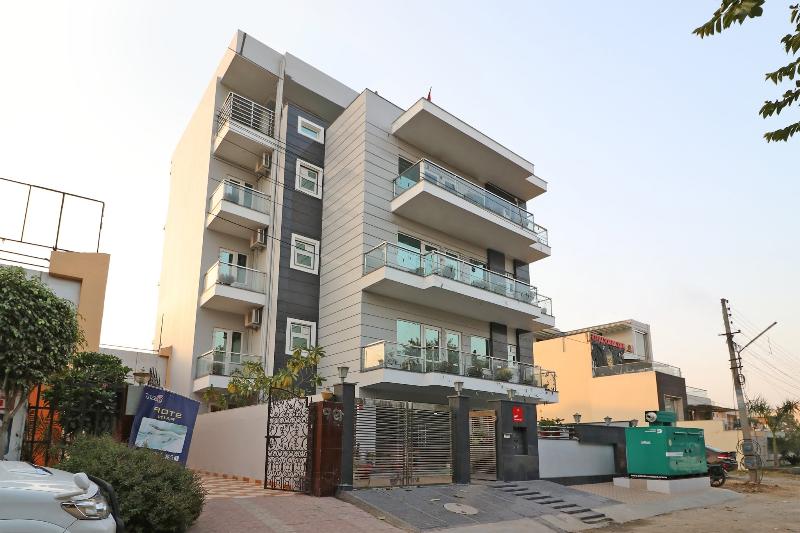 هتل Four Squares Inn By Oyo Rooms
