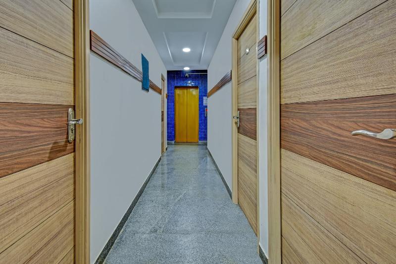 هتل Four Squares Inn By Oyo Rooms