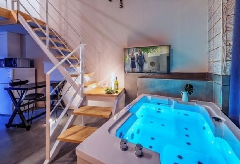 هتل Gangneung Hygge Nobile Pension