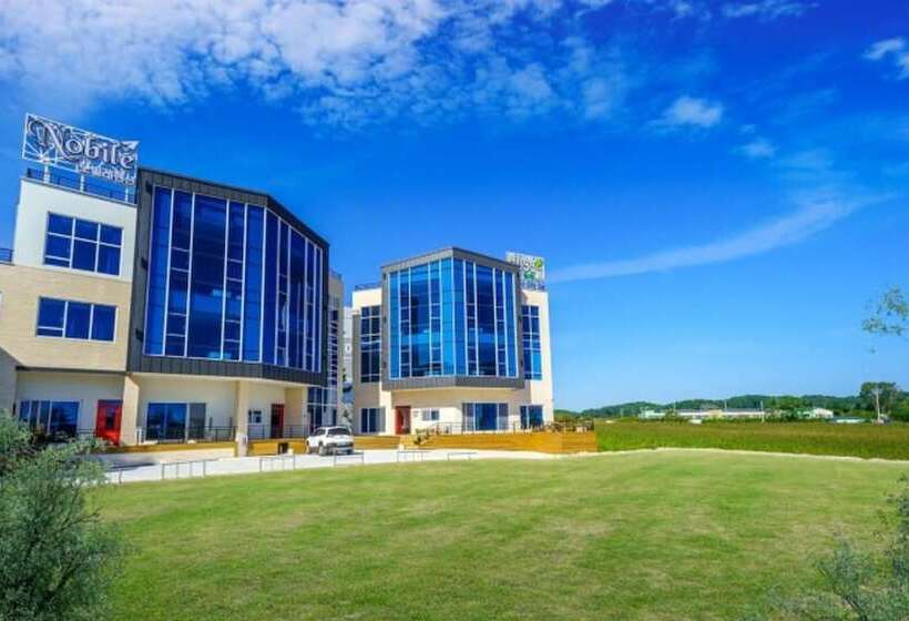 هتل Gangneung Hygge Nobile Pension