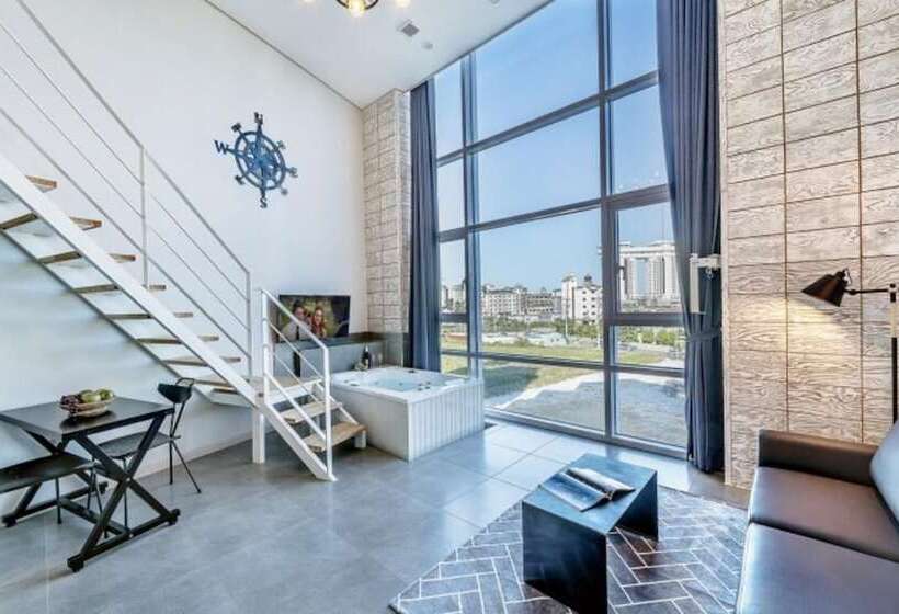 هتل Gangneung Hygge Nobile Pension